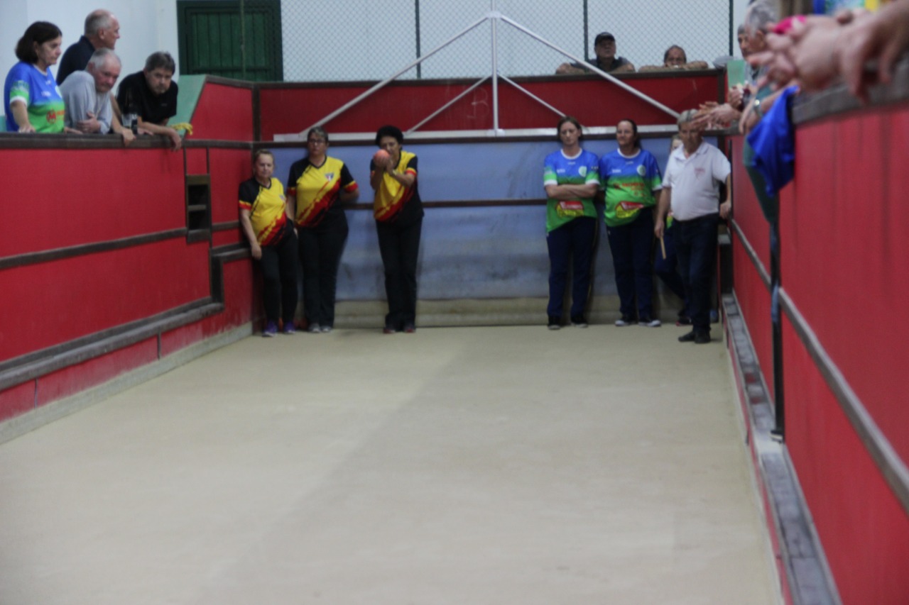 Sociedade São Paulo e Cancha do Neni decidem o Campeonato Municipal de Bocha Vale Tudo Feminino