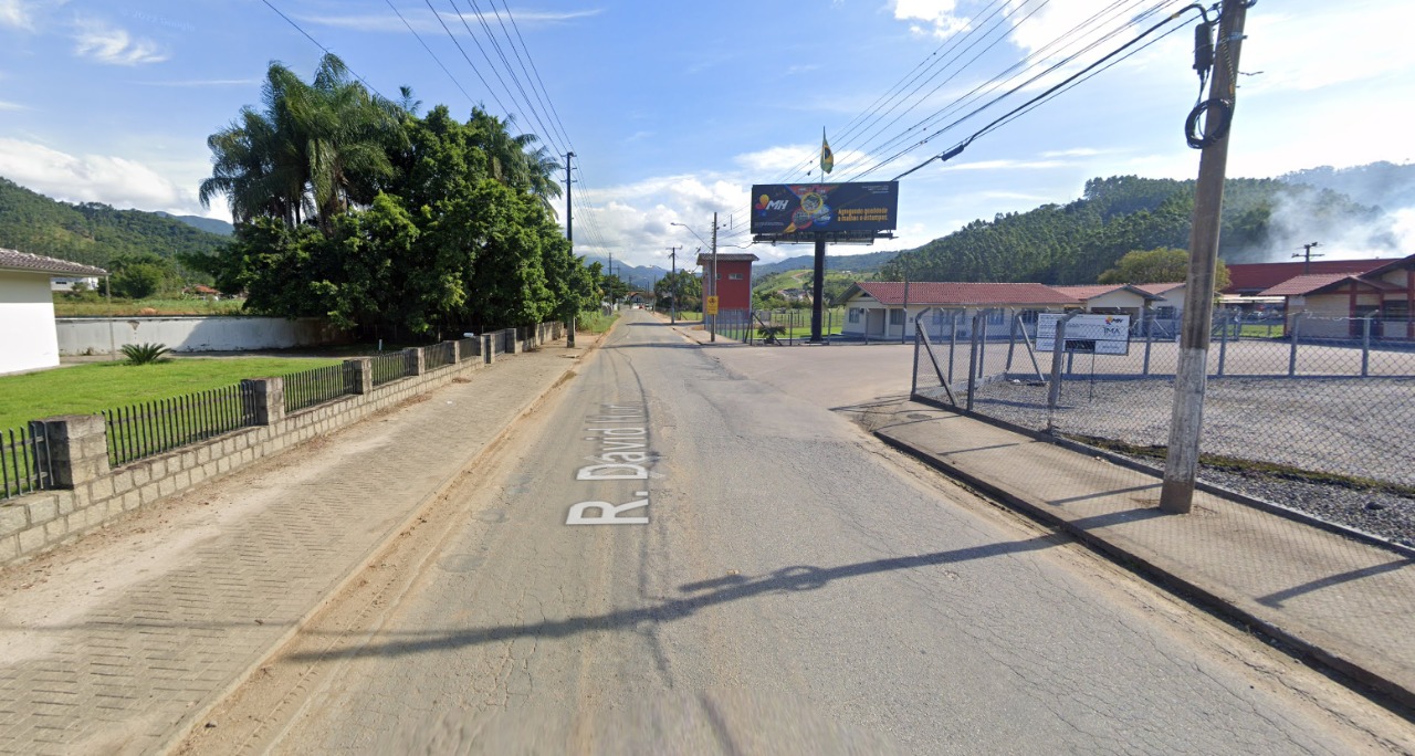 Secretaria de Obras inicia implantação de tubulação na rua David Hort