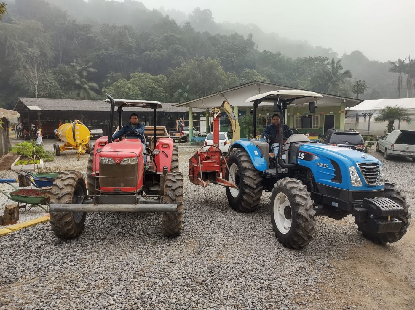 Agricultores podem solicitar maquinário agrícola para auxiliar no trabalho da propriedade