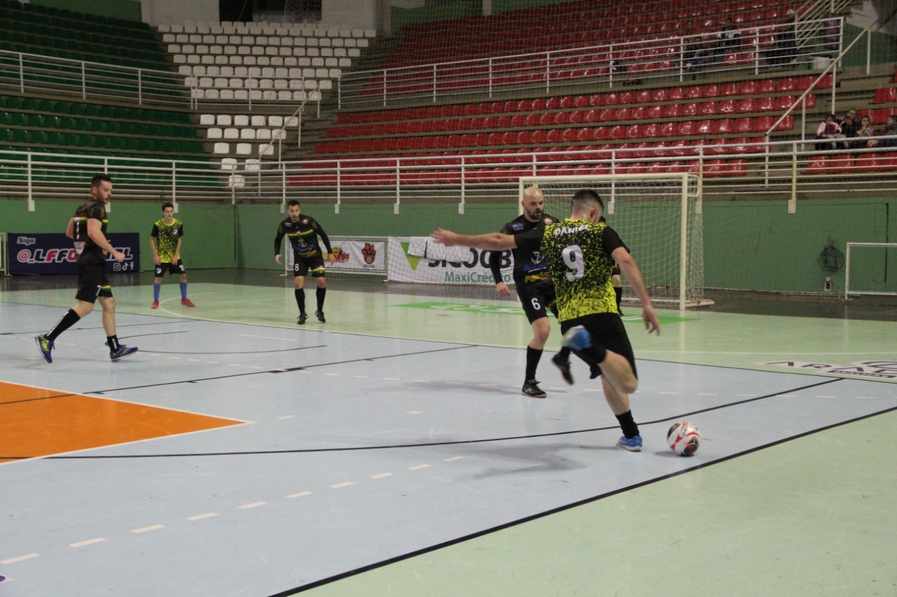 Ponta Russa vence Santa Luzia por 1 a 0 no futsal livre