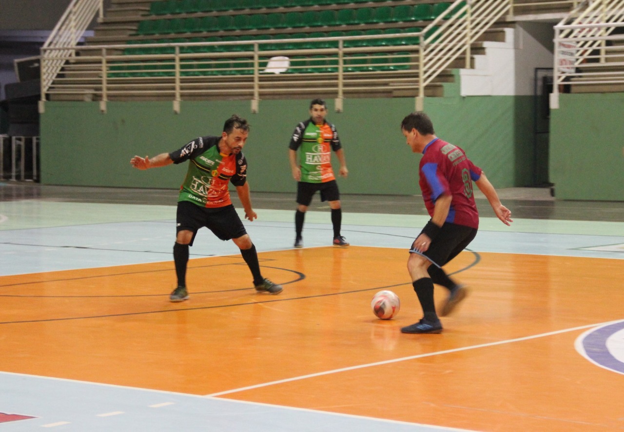 Souza Cruz bate Guarani nos pênaltis e avança no futsal sênior