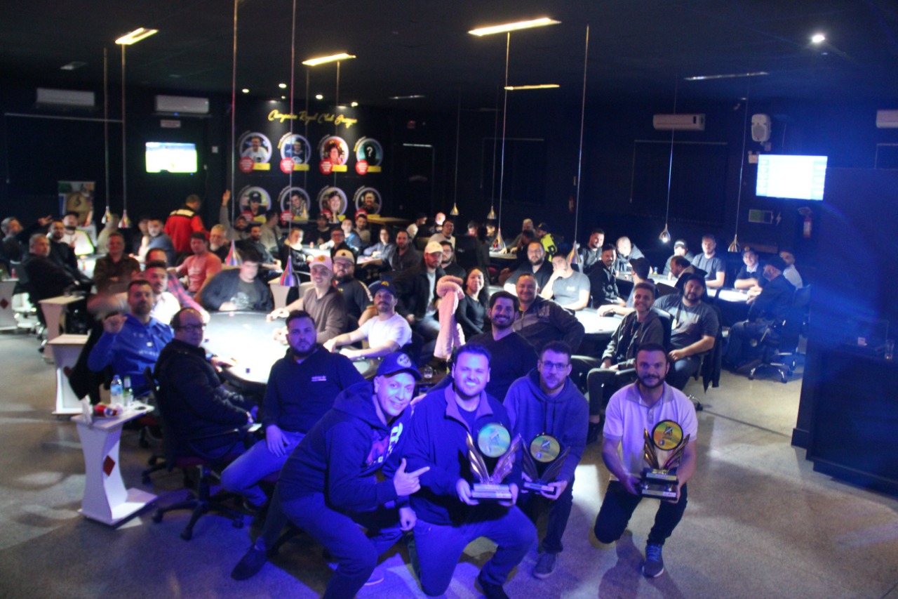 Exibição do poker nos Jogos Abertos Comunitários é sucesso de participação