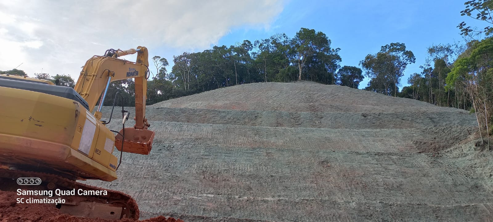 Confira as atividades da equipe de patrola e limpeza da Secretaria de Obras