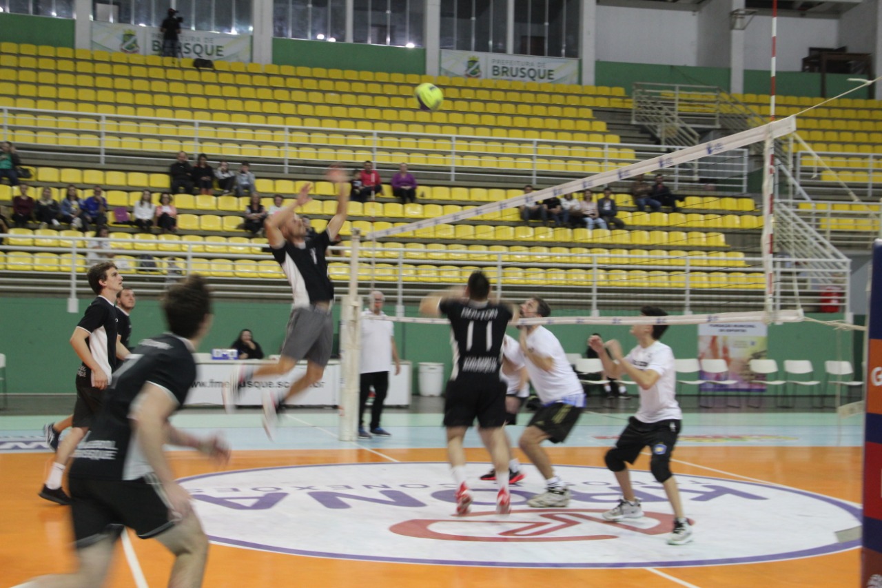 Comunitários: Dom Joaquim e São Luiz fazem a final do vôlei masculino