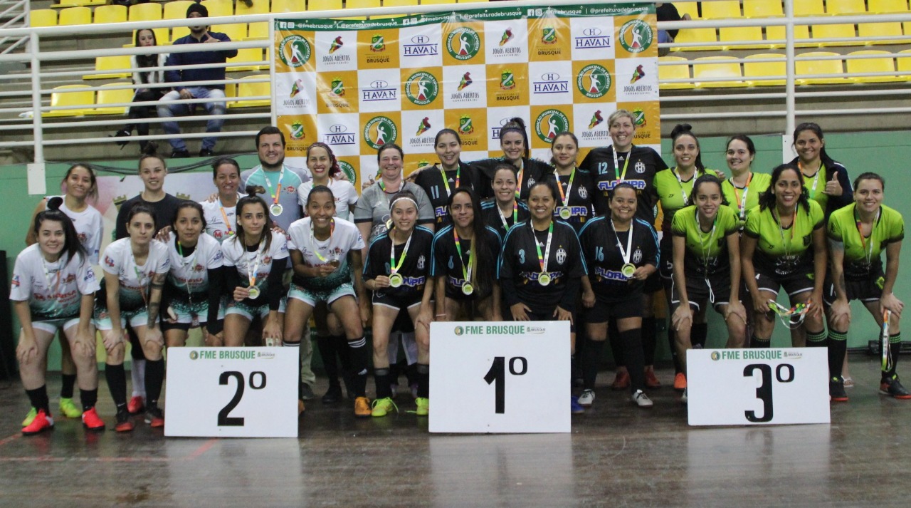 Comunitários: Em jogo emocionante, Águas Claras garante o título no futsal feminino