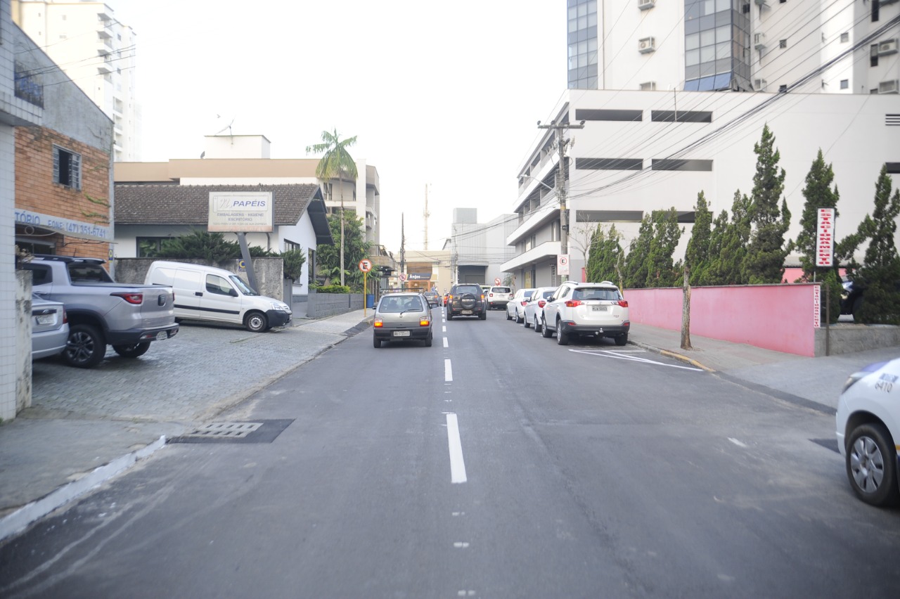 Brusque 162 anos: Prefeitura de Brusque entrega obras de macrodrenagem e pavimentação asfáltica de ruas do Centro