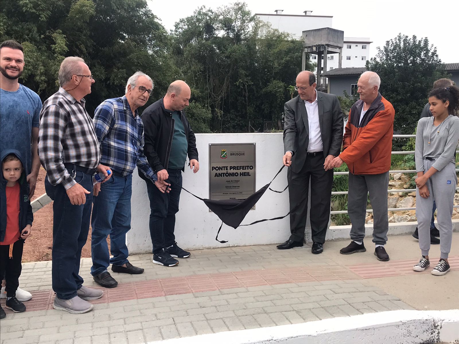 162 anos de Brusque: Ponte Prefeito Antônio Heil, no bairro Guarani é oficialmente entregue à comunidade
