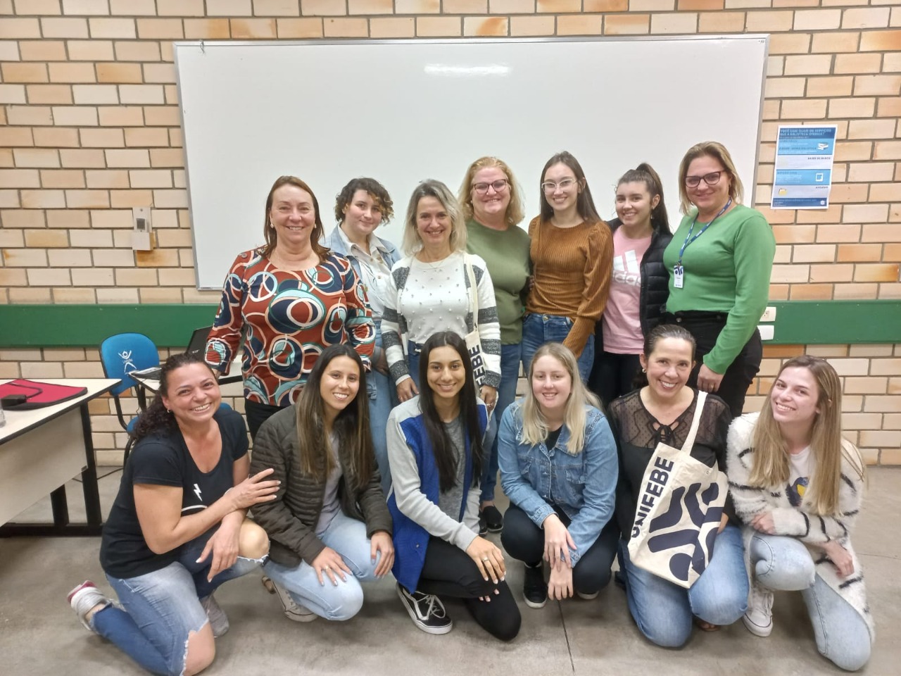 Equipe do CEI Sofia Dubiella participa de roda de conversa com estagiárias do curso de Pedagogia da Unifebe