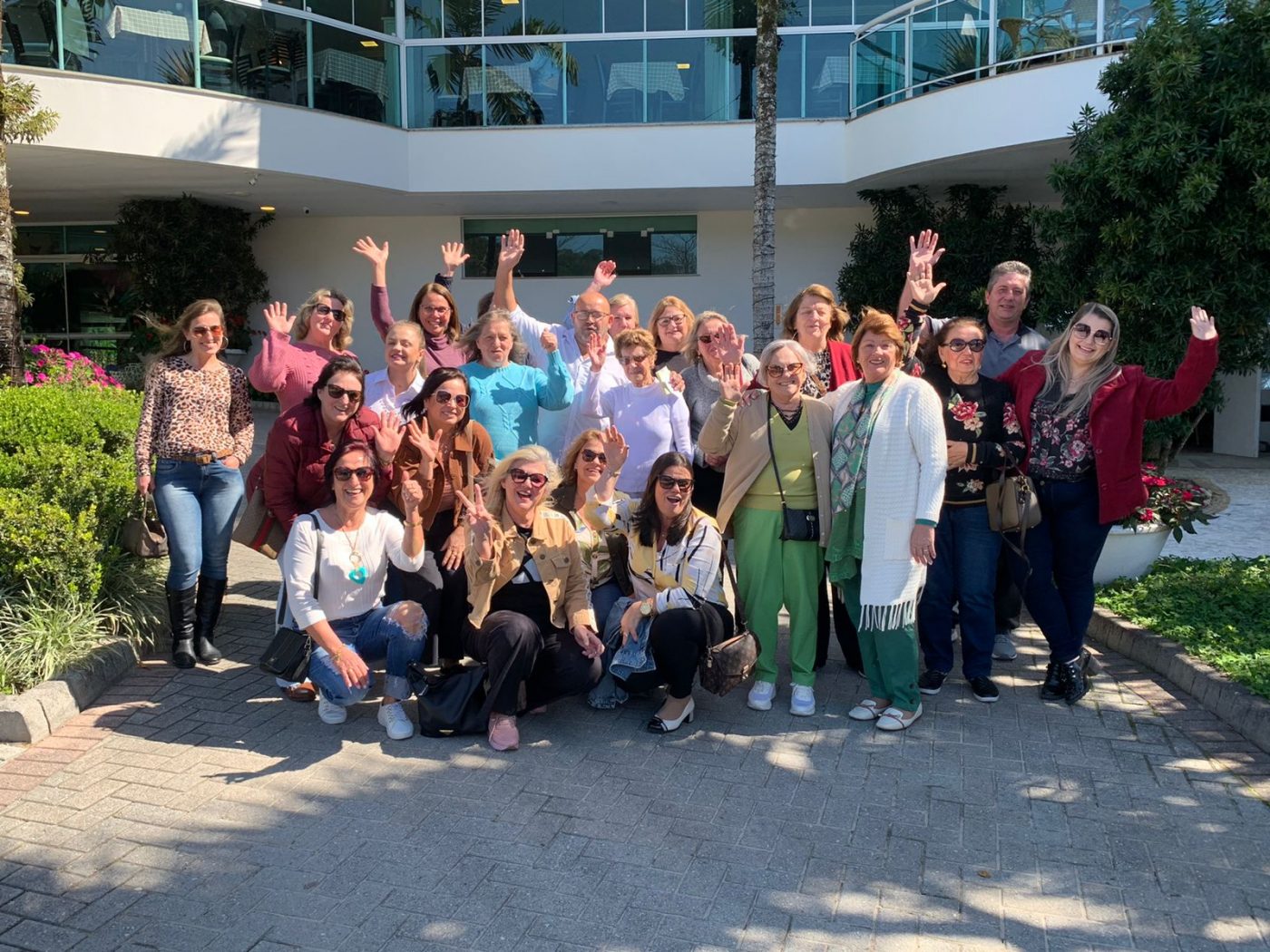 Coordenadoras do grupo de idosos de Brusque visita Hotel Fazenda