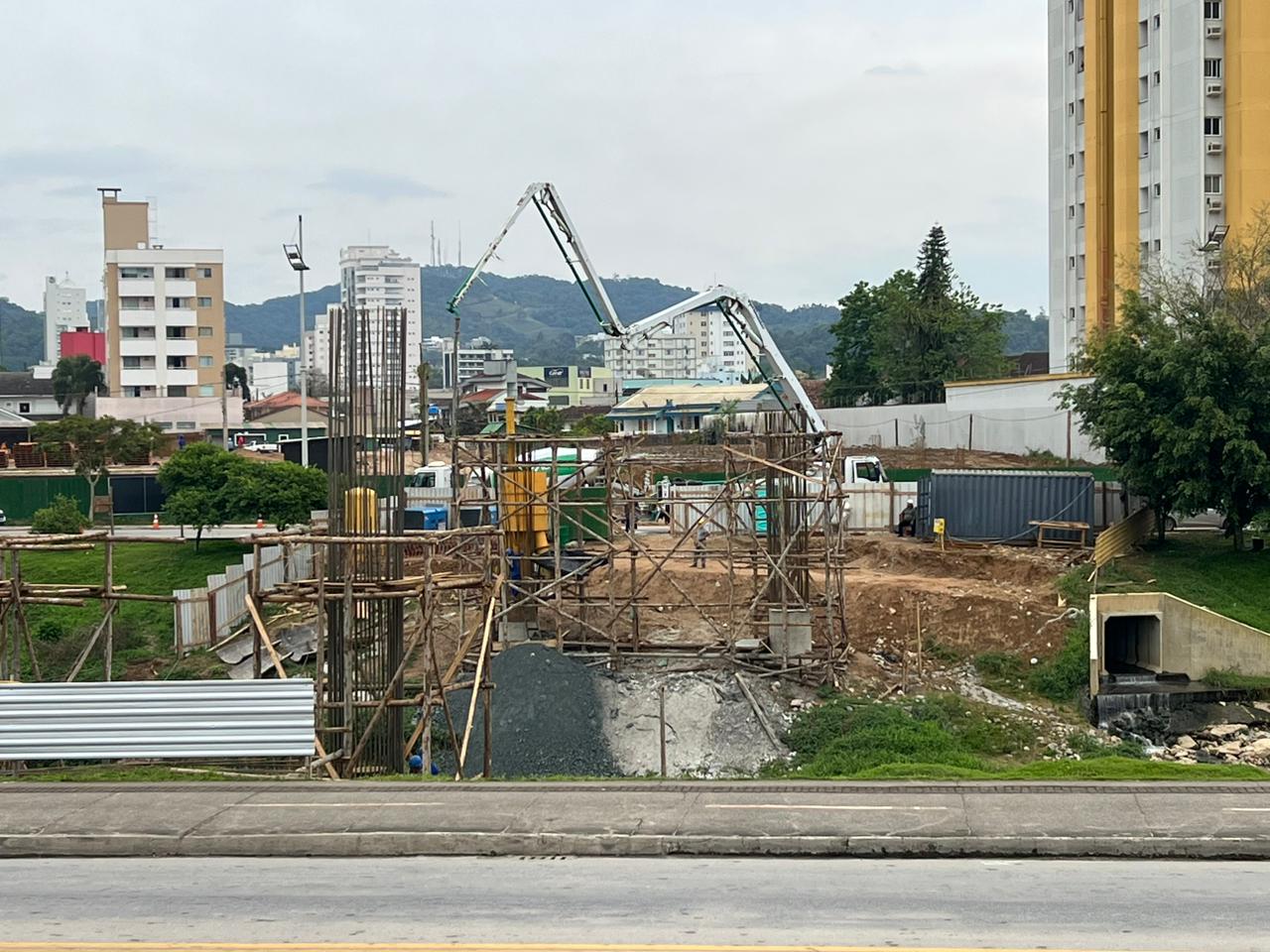 Nova ponte do Centro: trabalhos estão concentrados na fundação da estrutura