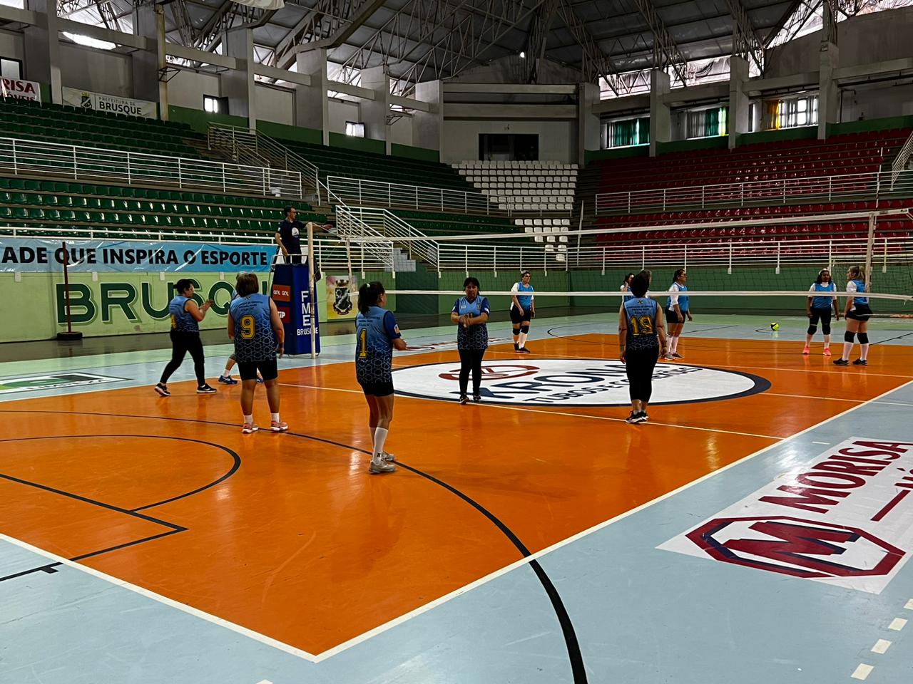 Arena Brusque recebe quadrangular de vôlei adaptado