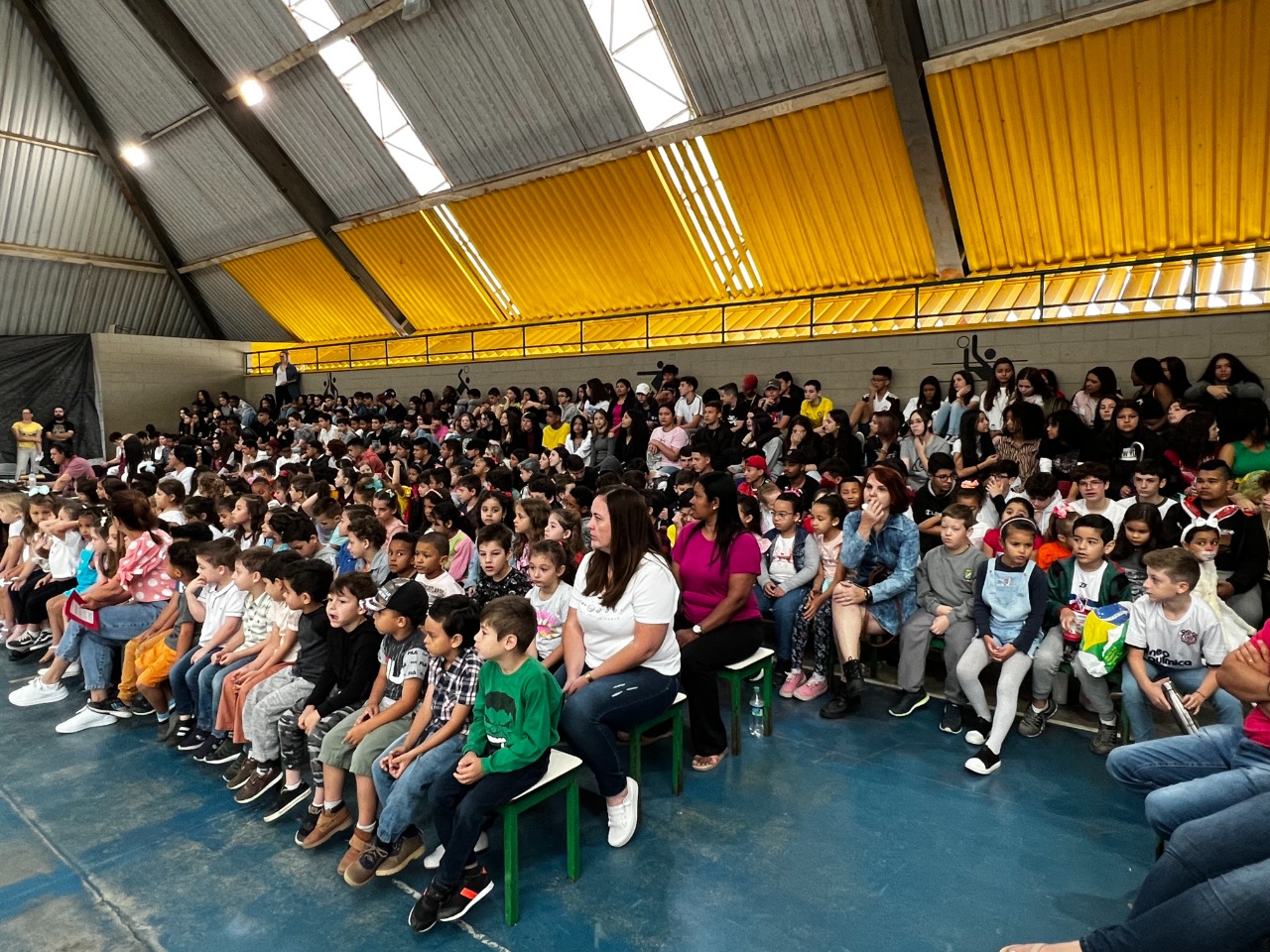 Escola de Educação Básica João Hassmann realiza 9º recital de poesia