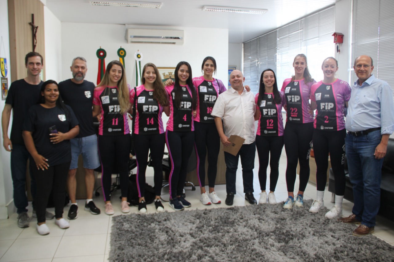 ABEL Moda Vôlei convida prefeito Ari Vequi para as partidas da equipe na Superliga