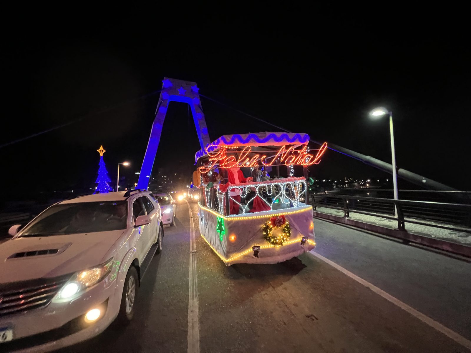 Jabiraca do Papai Noel ilumina os bairros Maluche e Lagoa Dourada