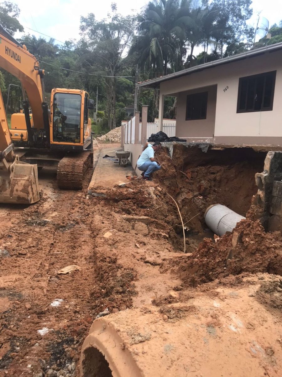 Comunidade de Santa Luzia é visitada pelo prefeito em exercício