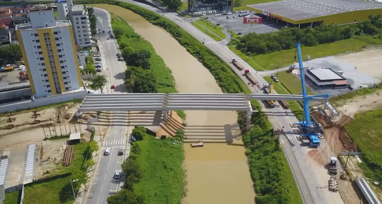 Ponte das Avenidas Arno Carlos Gracher e Bepe Roza