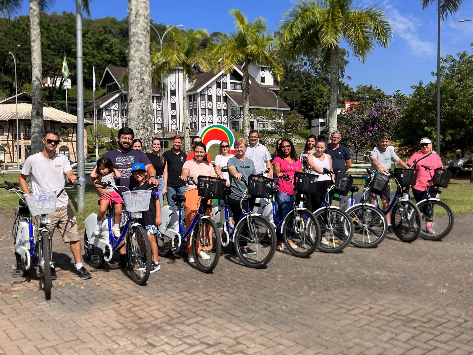 Projeto Adote uma Bike: 19 bicicletas são oficialmente emprestadas a servidores