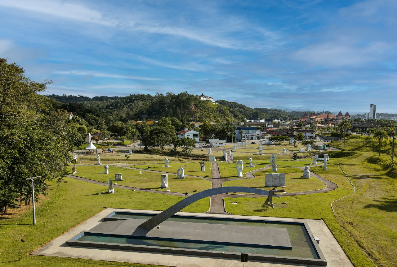 Parque das Esculturas encerra 2022 como um dos principais pontos turísticos de Brusque