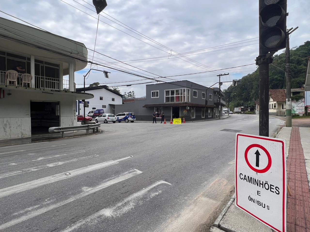 Rua Ernesto Bianchini é liberada para o trânsito