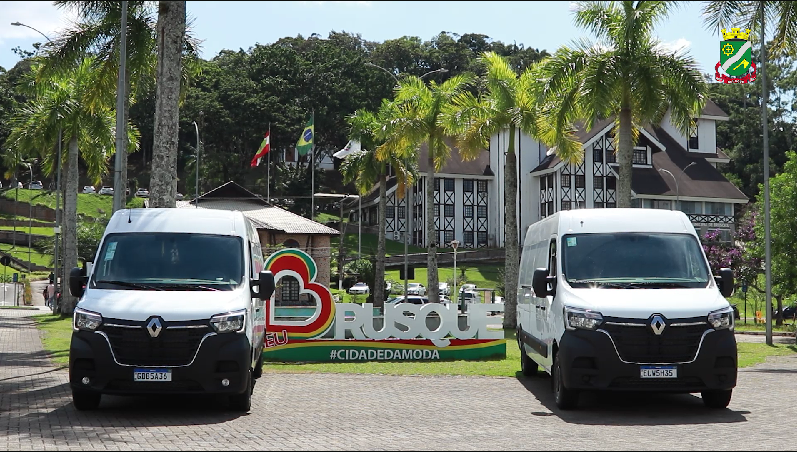 Dois novos veículos para Educação!