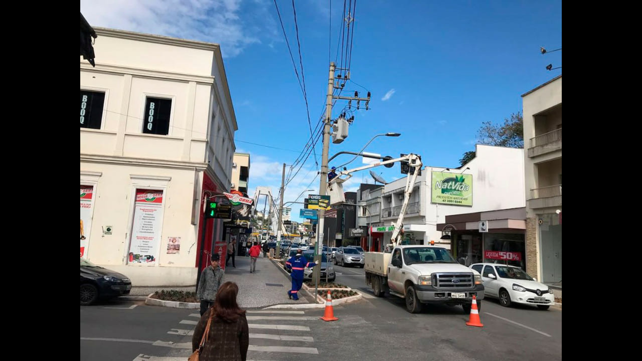 Setor de Iluminação Pública realizou mais de 200 trocas de lâmpadas no mês de janeiro