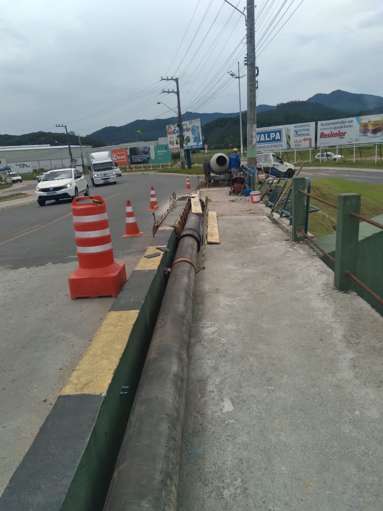 Samae conclui a instalação da nova adutora na ponte Libério Benvenutti