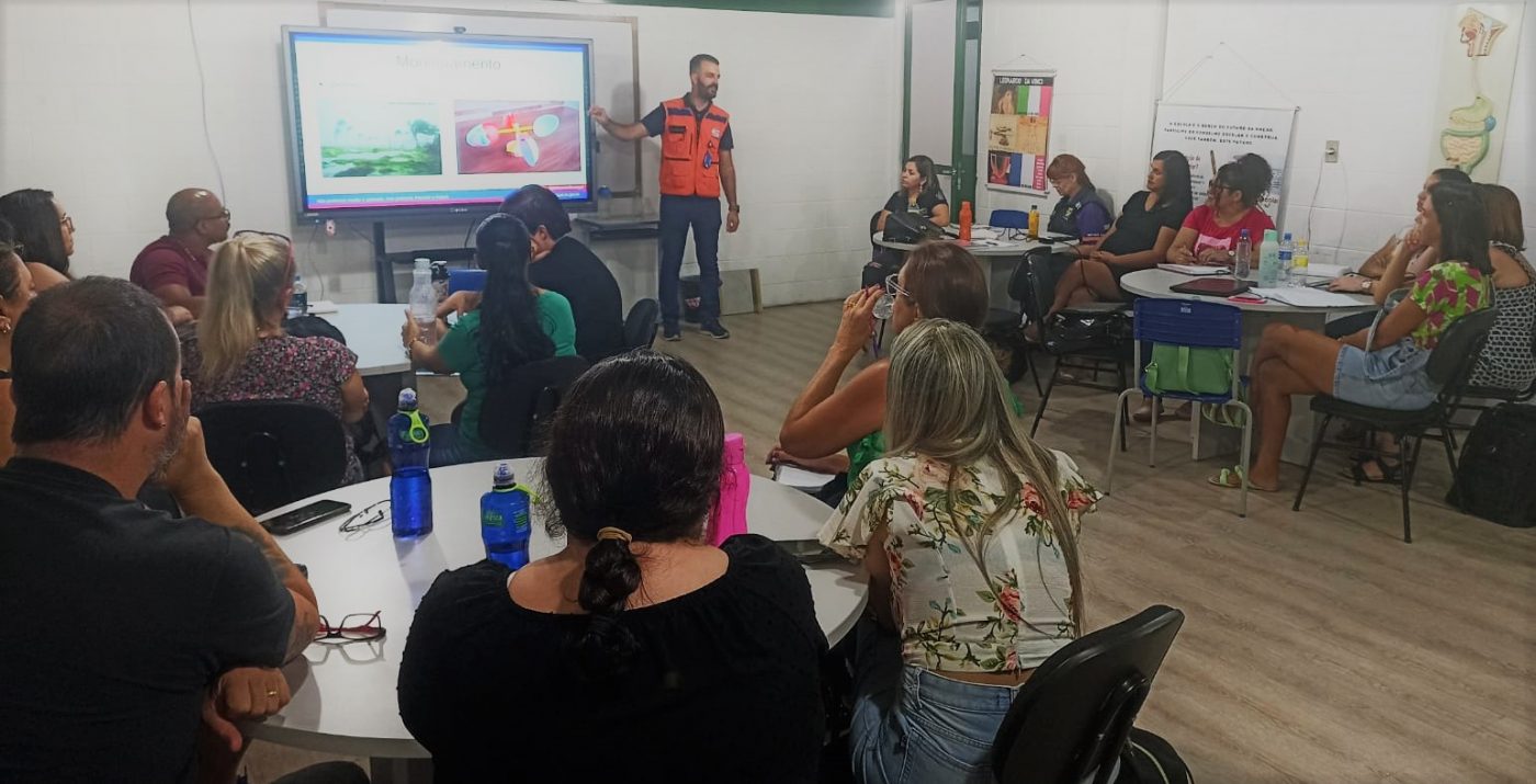 Encontro reúne professores para ensino do uso pedagógico das estações meteorológicas