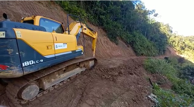 Secretaria de Obras segue com trabalhos de desobstrução de vias urbanas