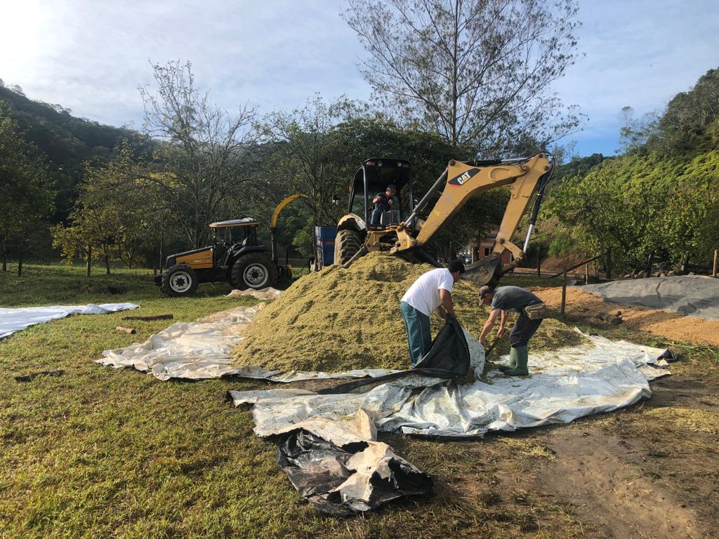 Maquinário agrícola pode ser solicitado à Diretoria de Agricultura do município