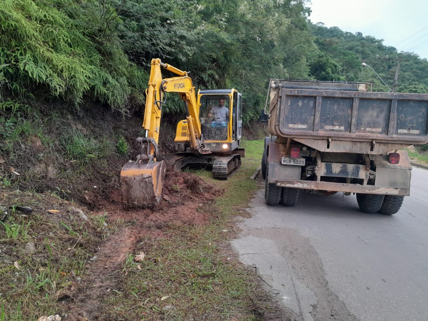 Secretaria de Obras mantém frente de trabalhos focada na limpeza de valas