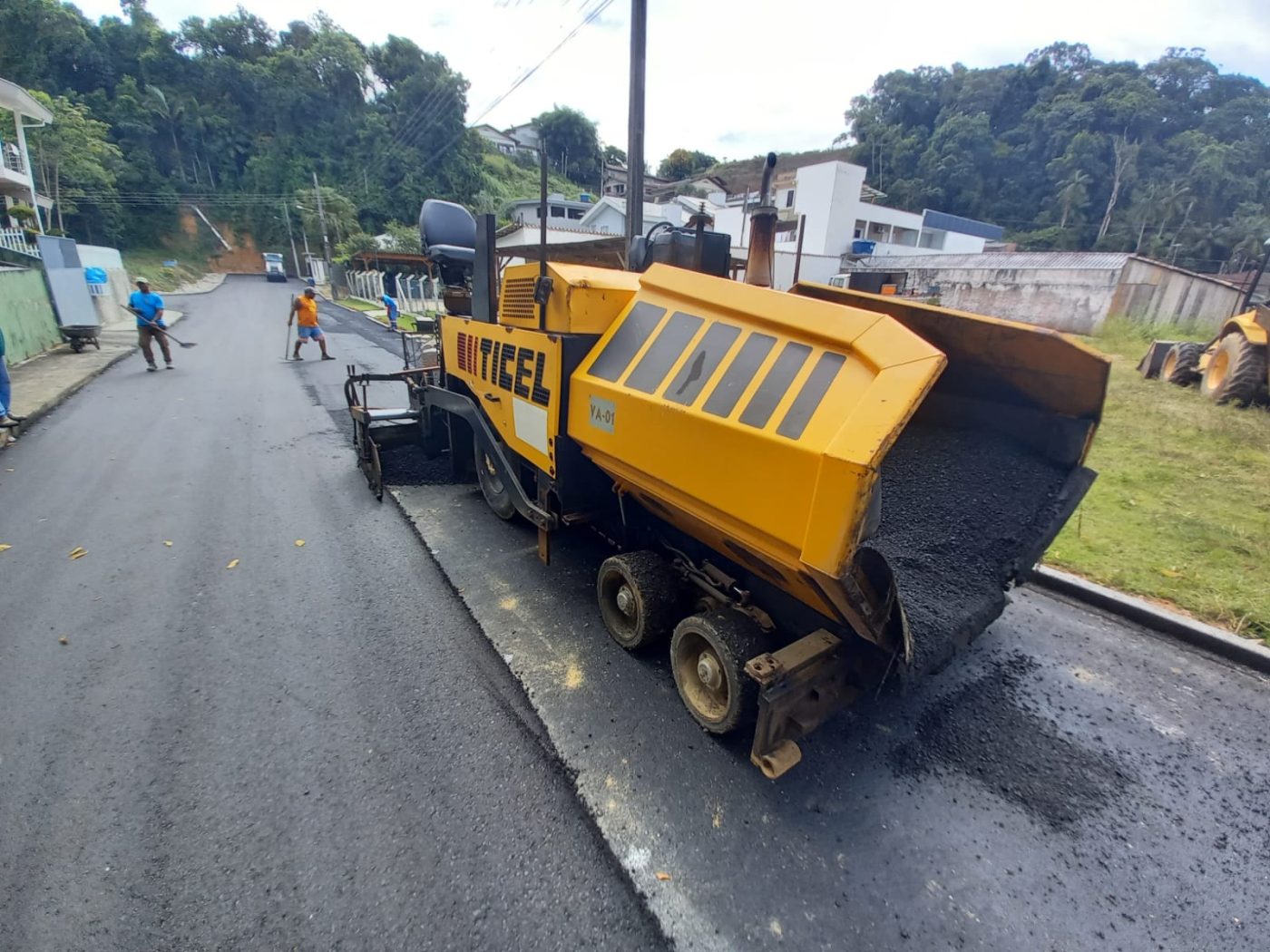 Ruas Prefeito Aníbal Diegoli e Herbert Appel recebem pavimentação asfáltica