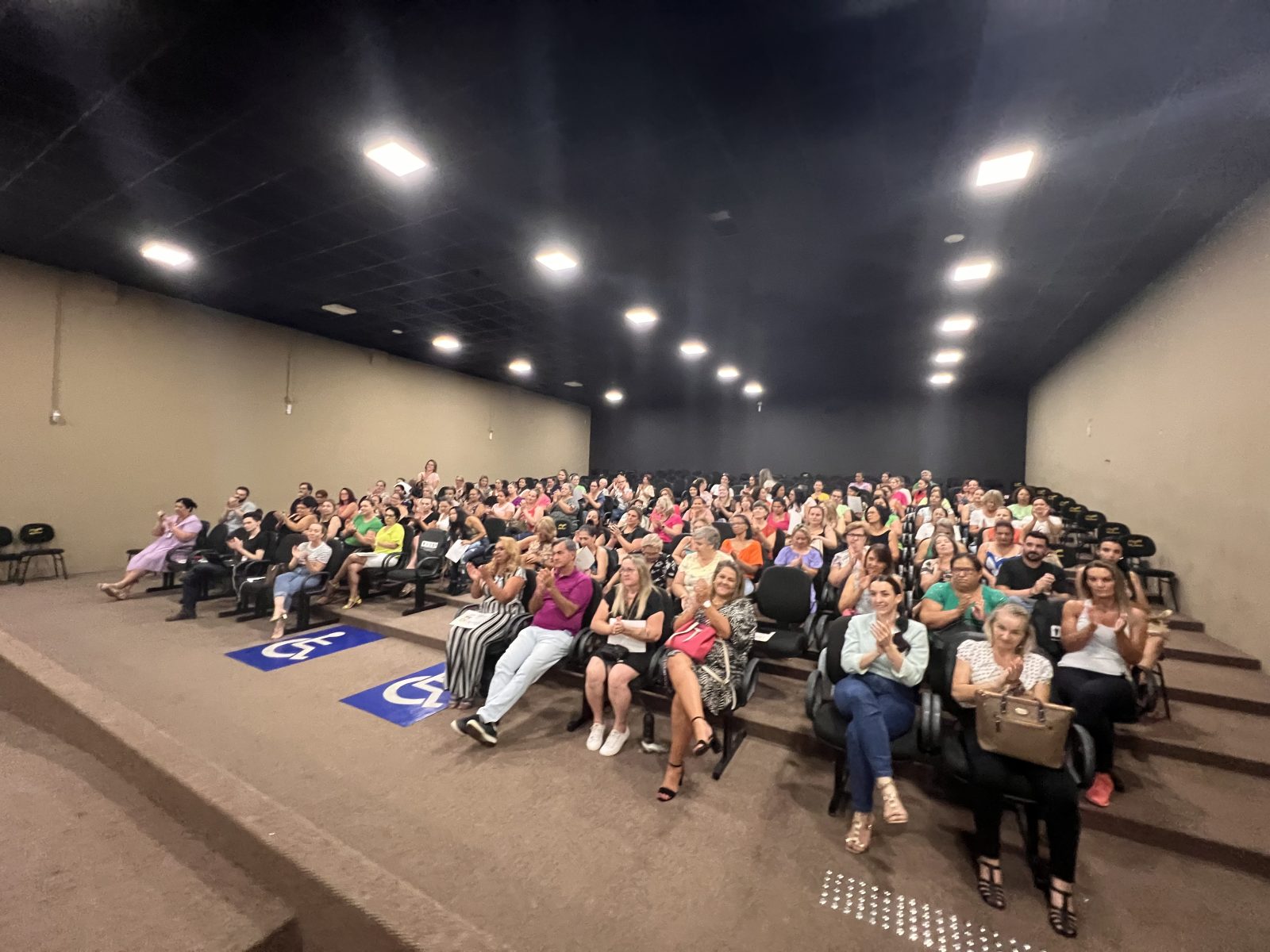 52 Unidades da Rede Municipal de Ensino recebem Selo de Ouro de Qualidade da Merenda Escolar