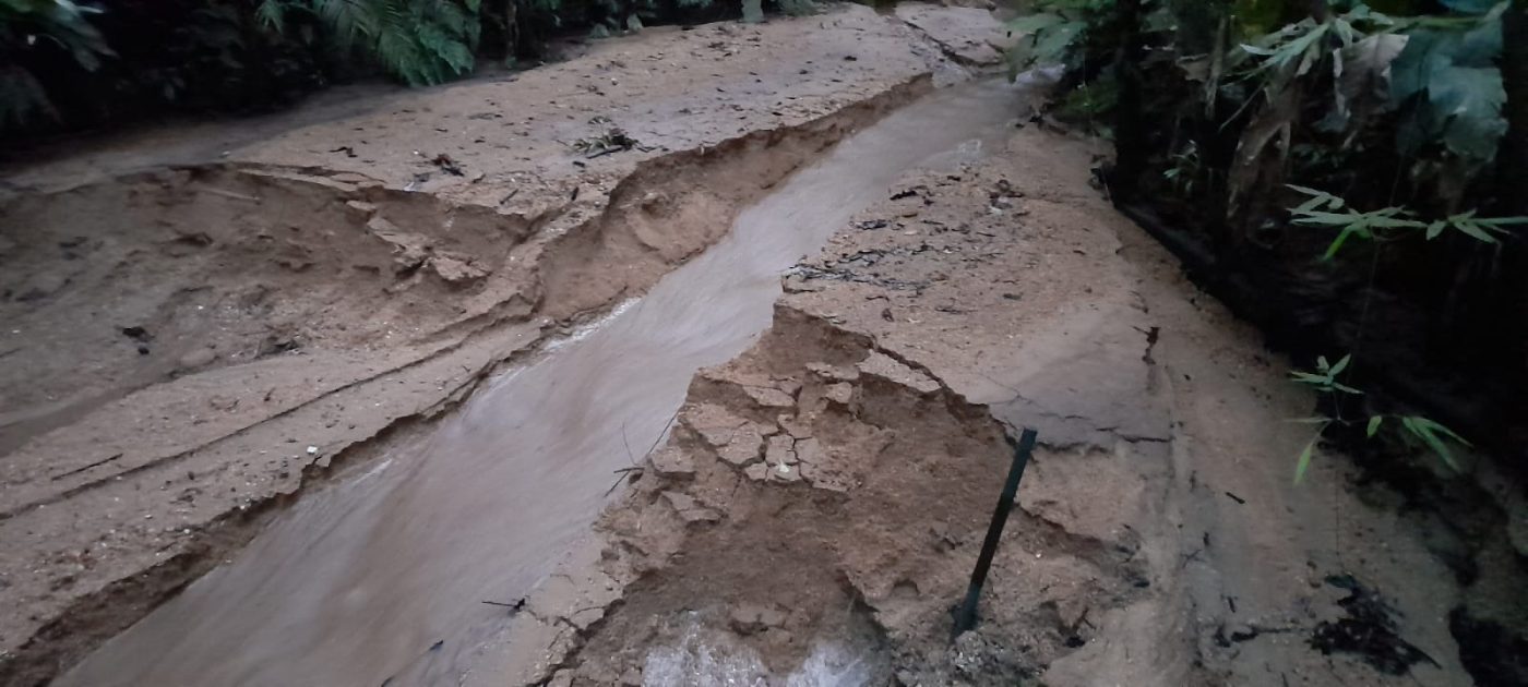 Samae realiza limpeza da represa da ETA Santa Luzia