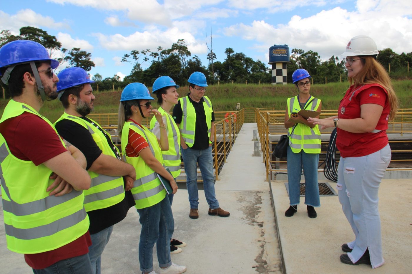 Empresa licitada para elaboração do Plano Municipal de Gestão Integrada de Resíduos Sólidos Urbanos realiza primeira ação de trabalho