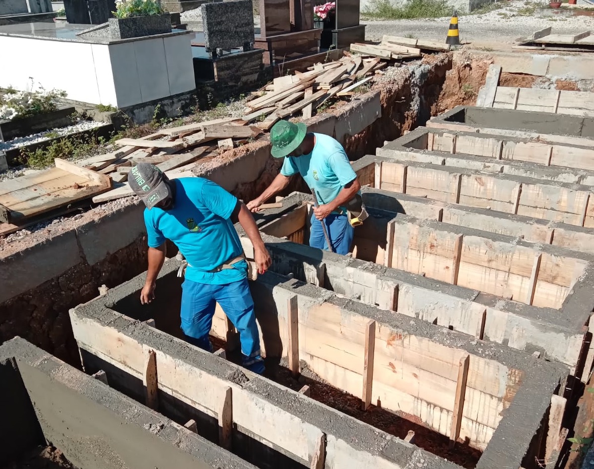 Secretarias de Obras realiza de forma constante a manutenção do Cemitério Parque da Saudade