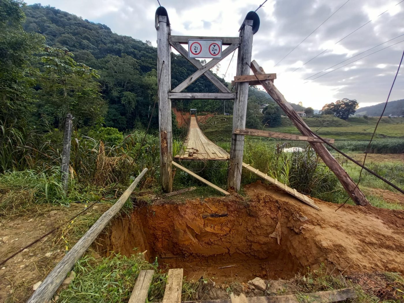 Esclarecimento: são falsas as informações de que a ponte da Cristalina caiu