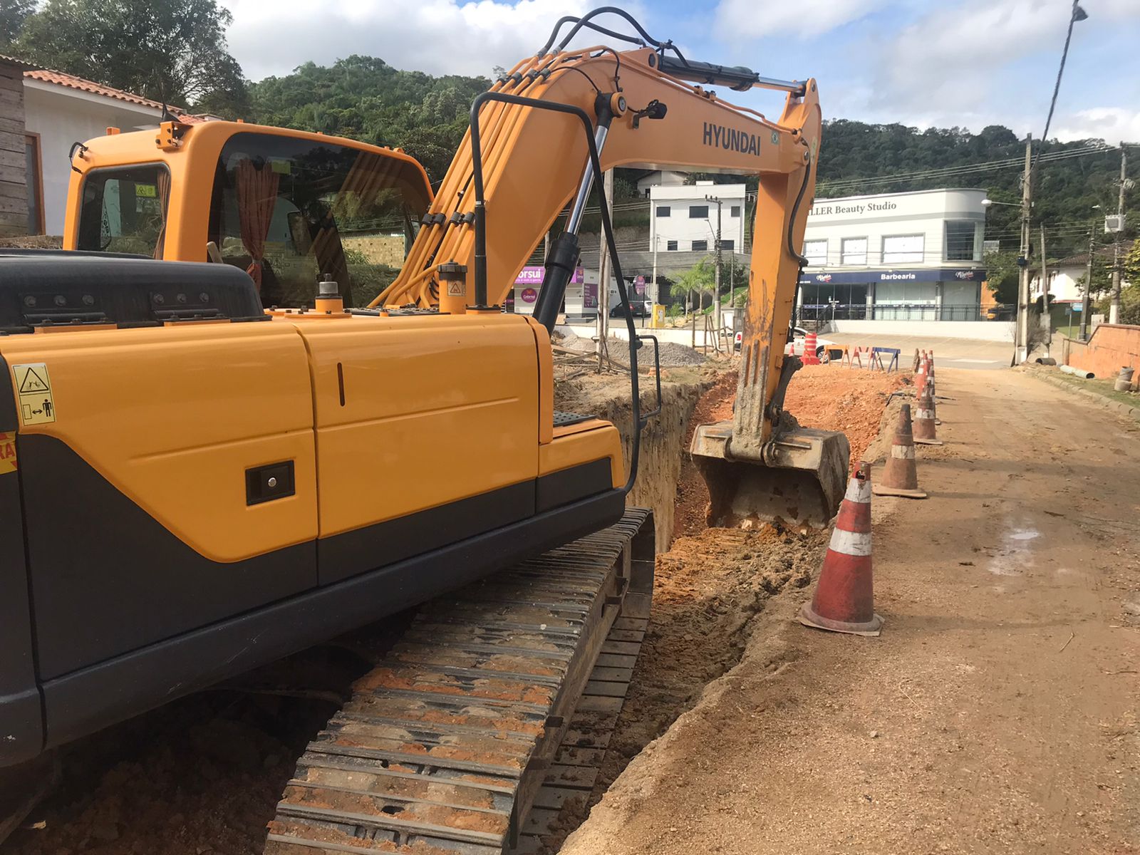 Secretaria de Obras inicia drenagem na rua Maria Albertina Zierke Pavesi