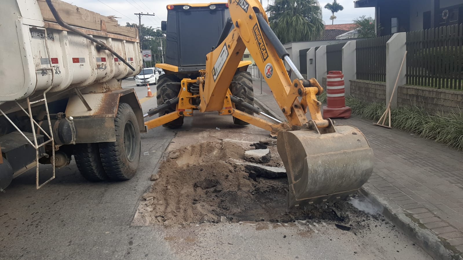 Confira as ações da Secretaria de Obras programadas para esta segunda-feira (26)