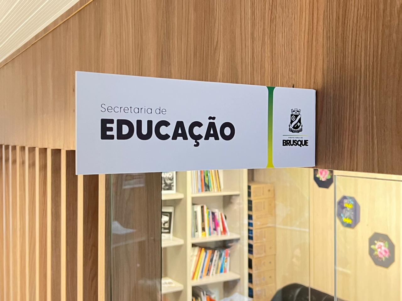 Escolas municipais funcionarão em regime de plantão nesta segunda-feira (9)