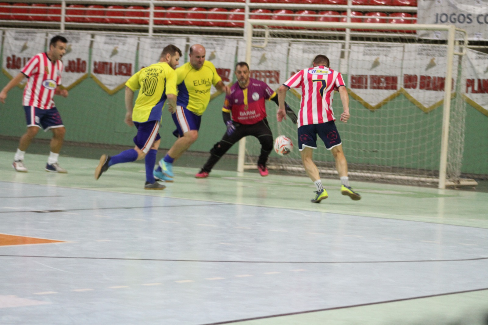 Confira como foram os jogos do Futsal dos Comunitários