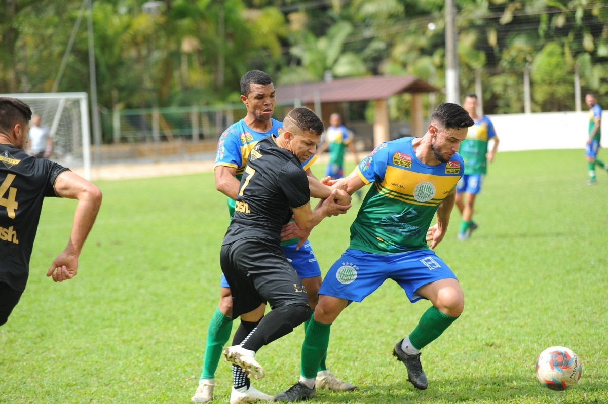 Physiocorp/Nova União goleia por 7 a 1 no Campeonato de Futebol Amador