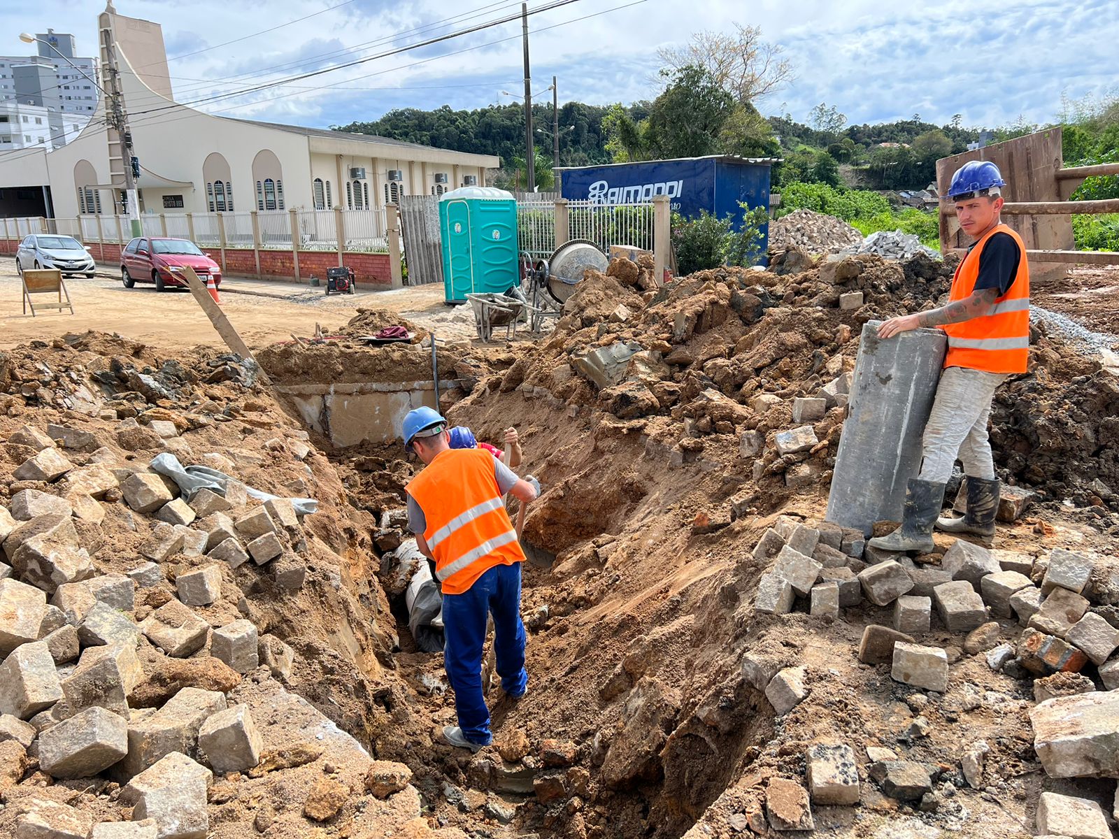 Obras de macrodrenagem na bacia São Leopoldo estão 50% concluídas