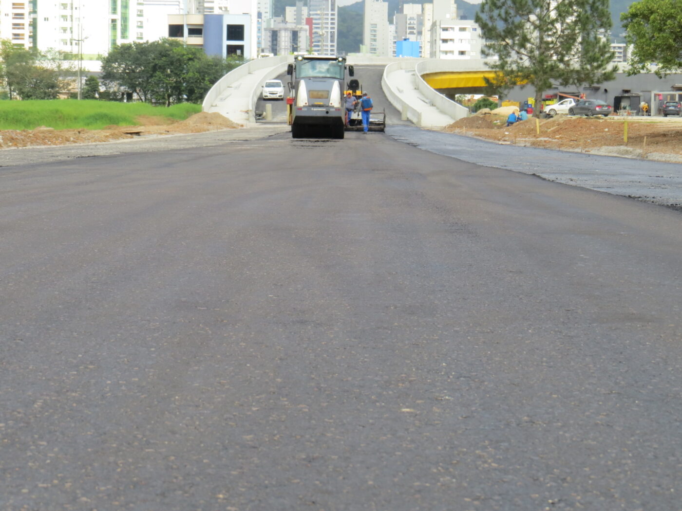 Secretaria de Obras retoma cronograma de pavimentações asfálticas