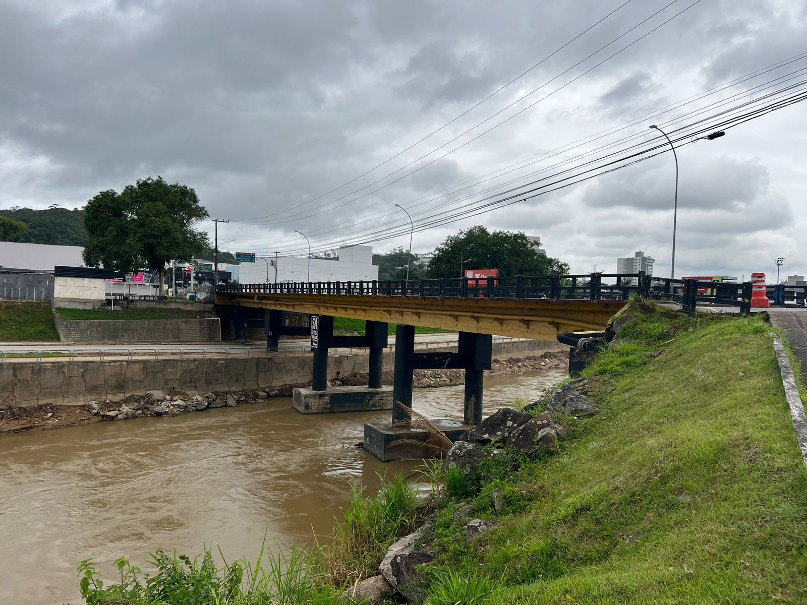 Confira quais rotas alternativas pegar devido a interdição da Ponte Arthur Schlosser