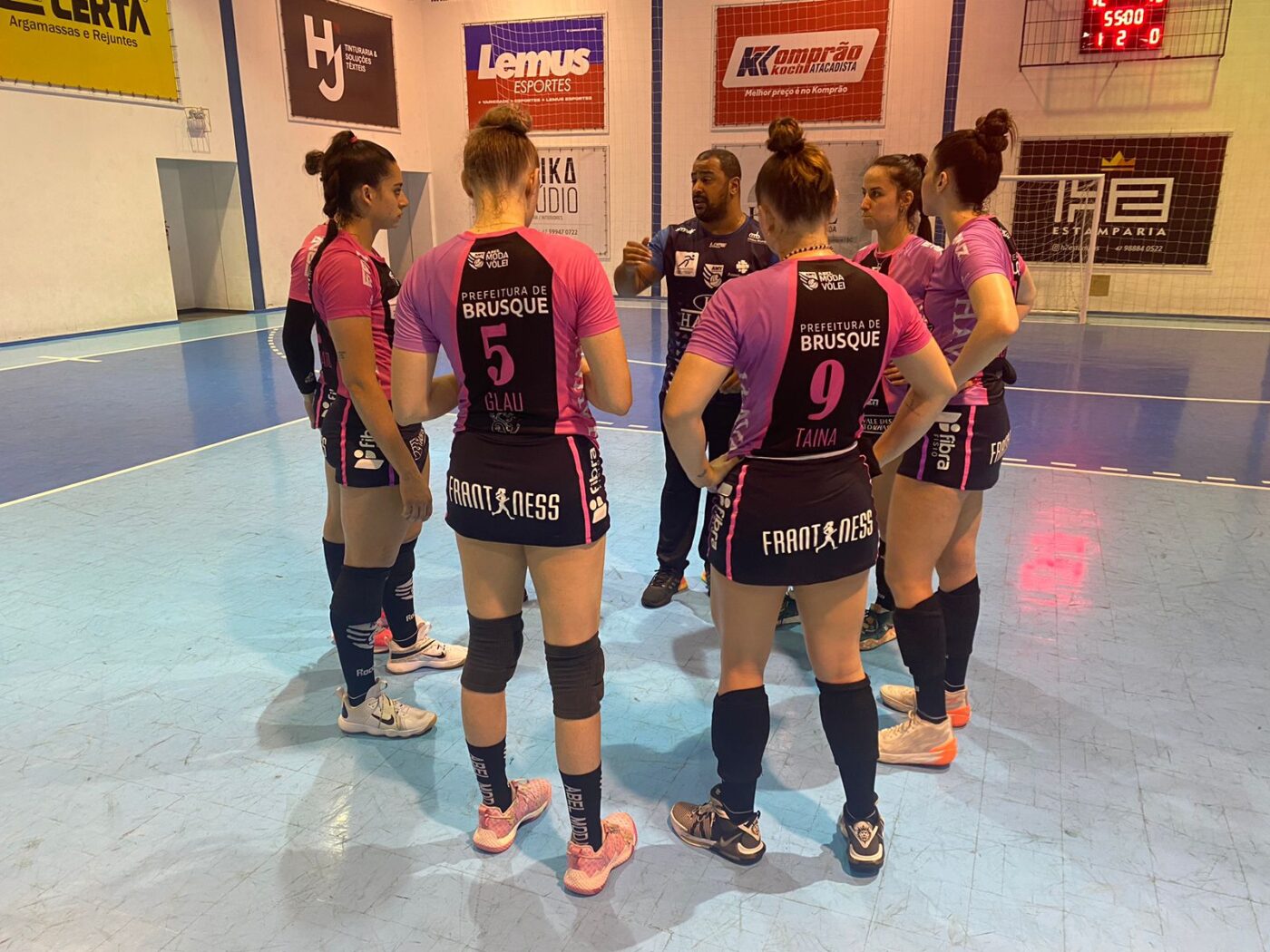 Regional do Jasc: Brusque está na final do vôlei feminino