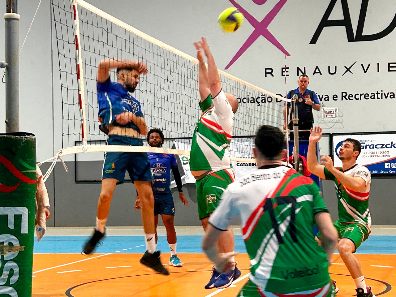 Com classificação bem encaminhada, Brusque vence São Bento do Sul no vôlei masculino