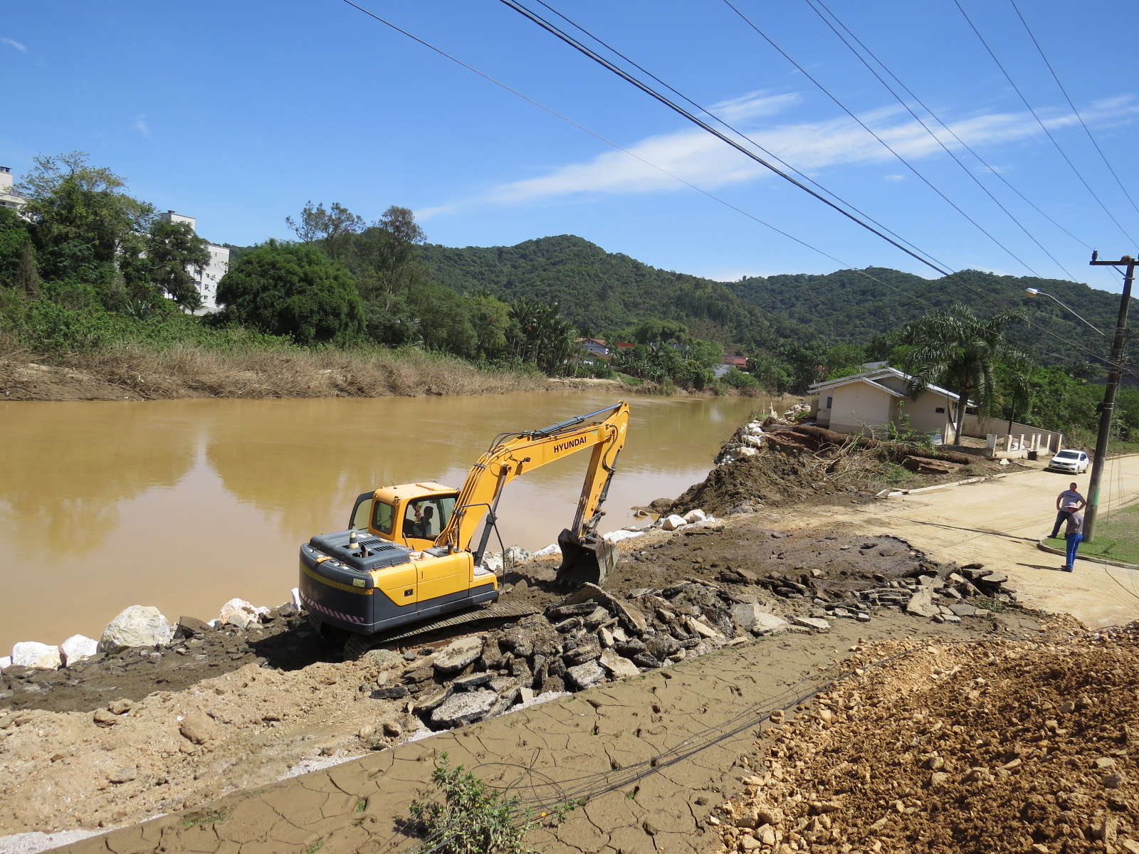 Secretaria de Obras acelera trabalhos e libera outro trecho da Beira Rio