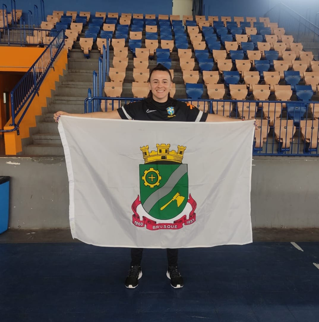 Brusquense coordena seleção feminina de futsal, que sonha com Copa de 2025