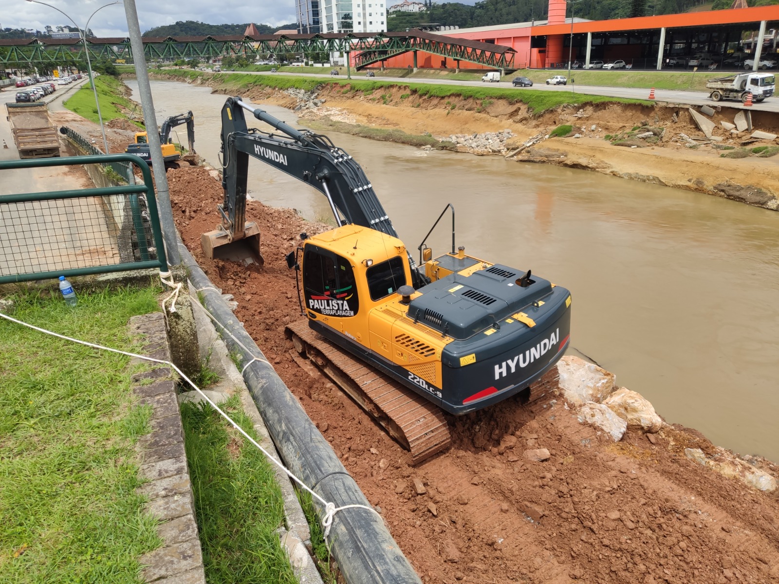 Prefeitura segue na recuperação da cidade após a 3ª maior enchente da história