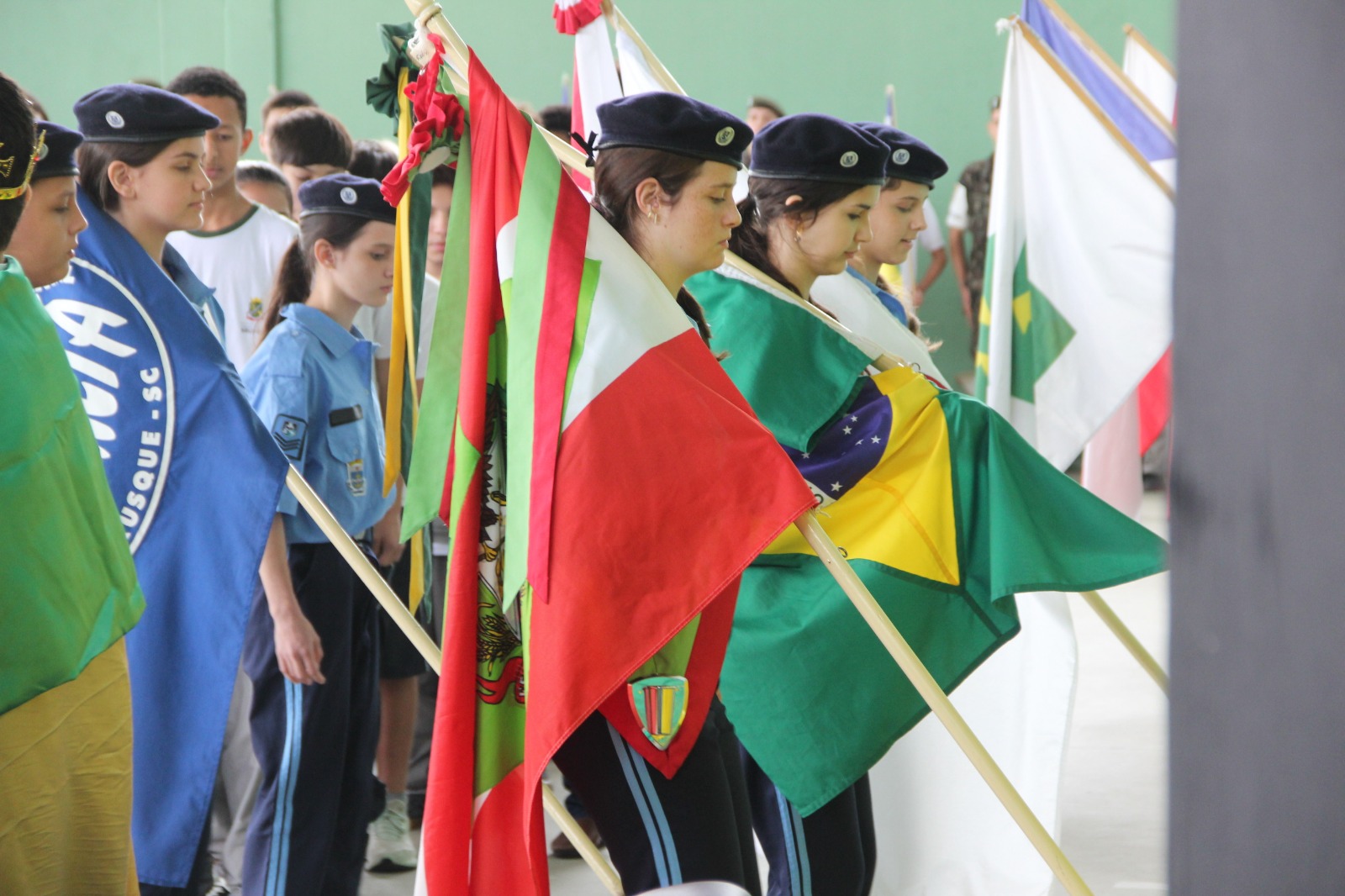 Governo encaminha projeto para municipalizar programa de Escola Cívico-Militar